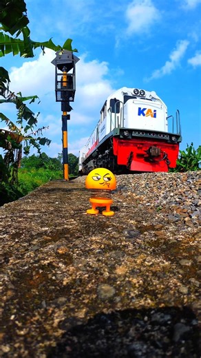 kereta api menikung tajam di light detector guys #keretaapi #locomotive #train