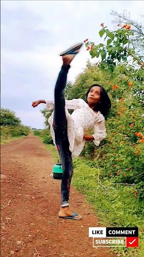 KARATE Girl's Powerful Kick Practice!