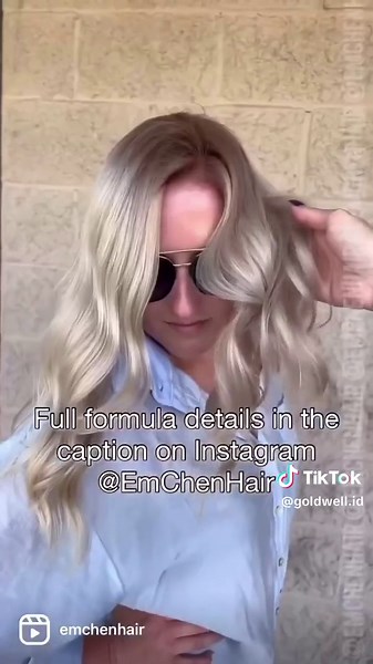 Dari copper menjadi bright blonde! Ikuti transformasi menakjubkan ini oleh @emchenhair, dan lihat favorit Goldwell yang dia gunakan selama ini.👇 ⁣ ⁣ COLOR EXTRACTOR Goldwell Color Remover dengan 10 vol selama 30 menit.⁣ ⁣ LIGHTENER #Goldwell #oxycurplatin dengan 10 hingga 30 vol⁣ ⁣ ON-SCALP LIGHTENING ⁣ Goldwell Oxycur Platin & 20 vol #repost @goldwellus __ Cari tahu lebih lanjut mengenai inspirasi & tutorial warna rambut dan produk Goldwell Hair Color lainnya dengan klik link bio kami. #iamgol