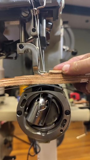 Heavy Duty Leather Sewing Machine in Action