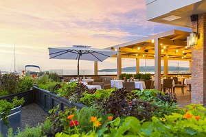 Traverse City waterfront hotel kicks off season of great outdoor dining spots