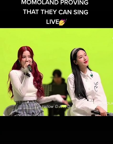 MOMOLAND: Live Singing Performance Highlights
