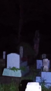 Apa ini pocong,? #pocong #kuburan #horor | Dunia Horor Dan Humor