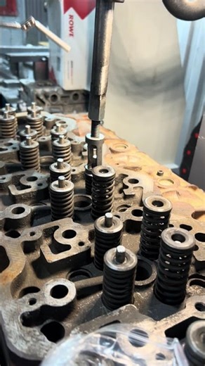 Valve spring compression. Разсухаривание клапанов