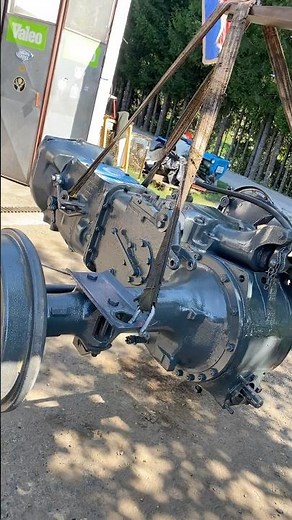 IMT 539 tractor gearbox and differential view