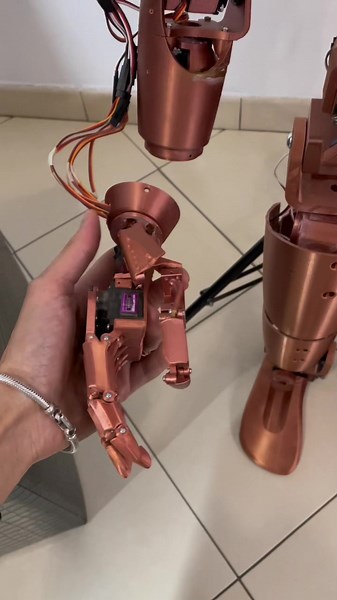The Hand of our Robot 👉 youbionic.com 👈 #technology #robot #engineering #innovation #robots #design #tech #engineer #science #ai #stem #3dprinting #artificialintelligence #research #electronics #repost #arduino #robotic #coding #future #space #automation #gadgets #nasa