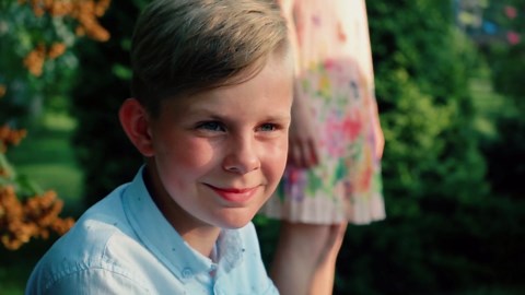 Learn & Climb DIY Balloon Animal Kit for Beginners. Fun Twisting & Modeling Activity for Party. Makes 30+ Sculptures, Pump and Manual Included. Gift for, Teens Boys and Girls. 120 Pieces.