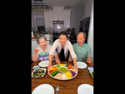 This 20 Topping Rice Paper Dinner was Perfect for a Summer Night