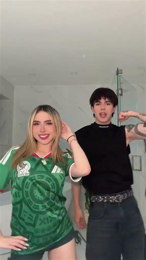 with the top👀@Carlos Alberto Fuentes #karentorres #carlosalberto #dance #xkarentorresx #shorts