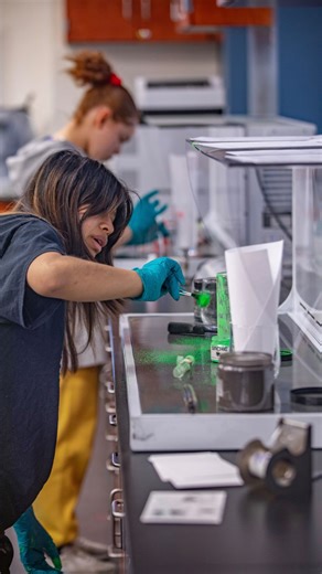 What is JWU’s three-year program? We thought you’d never ask. You’ll take only the essential courses at the normal load for six semesters (instead of the traditional eight semesters), saving money and starting your career a whole YEAR earlier! 😏 Choose from four majors: 💻 Computer Science 🕵️ Criminal Justice 🎨 Design 🏨 Hospitality Management (coming to @JWUCharlotte Fall 2026!) We could keep yapping, but it’s way more fun to see for yourself: jwu.edu/3year #JWU3Year | JWU Providence