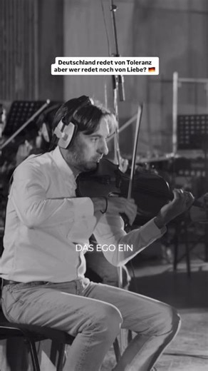 Heute um 18Uhr geht unser letzter Song „Liebesentzug" aus unserem Album online. Gott erbarme dich!