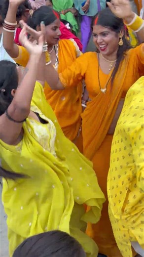 Baja bajate hi sabhi jhumane lage #vairalreels #videos #shartvideo