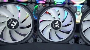 Thermaltake Riing Plus 14 RGB LED (mit Software, 3er Set) Gehäuselüfter