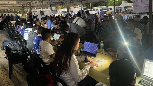 Jeepney, PUV drivers, operators get cash aid from DSWD, DOTr