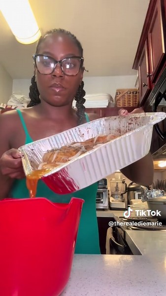 Delicious Smothered Turkey Wings Recipe for Thanksgiving