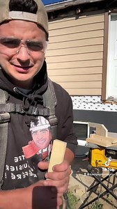 Bardeaux à cointer! 🤟🏼 Pont Masson #votremenuisierpréféré #tiktokquebec #menuisier #construction #vlog #rénovation #trucsetastuces #dewalt #dewalttools #pontmasson | Votre menuisier préféré
