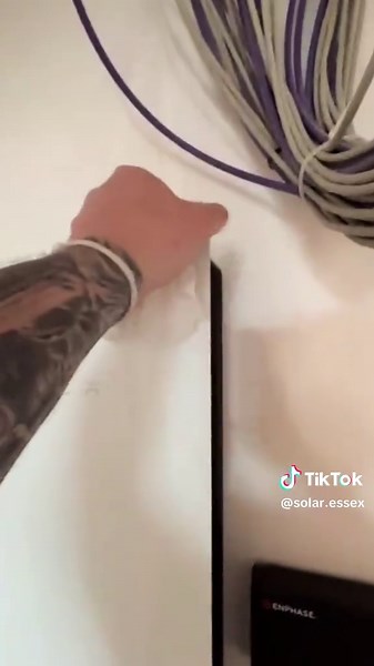 First Tesla job down and all I can say is wow. The Tesla crew definitely knew what they were doing with this one. #tesla #solar #teslasolarenergy