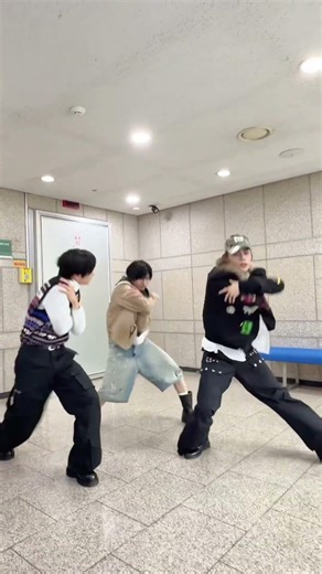 POP_IT_LIKE 💥 with #Donghwa #KickFlip #LIN #FAN #NouerA ‪@kickflip_jype‬