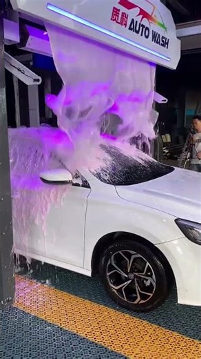 The fully automatic car wash machine washes the car really fast#trending #luxury #shorts