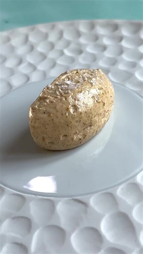 🇬🇧 Morels mushrooms butter 🧈🍄🇮🇹 Burro alle spugnole 🧈🍄.🇬🇧My brother Davide took from Paris these morels for me. So i decided to make a flavored butter with them. I brought some to my lovely friend @thequeenrosychin and she was so enthusiast about it that that i decided to share the recipe with you ❣️🇮🇹Mio fratello Davide mi ha portato da Parigi queste spugnole. Così ho deciso di farne un burro aromatizzato. Ne ho portato un po' alla mia adorabile amica @thequeenrosychin e lei ne era 