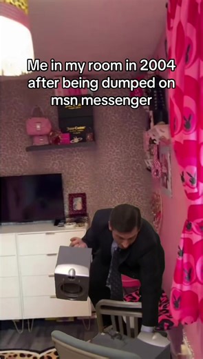 Nostalgic 2004 MSN Messenger Memes