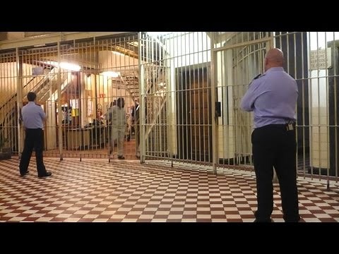 Gardiens de prison (59 minutes)