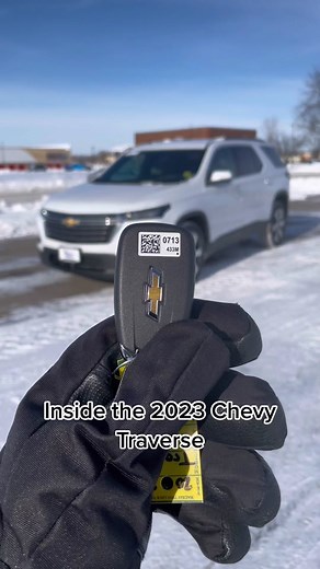 Exploring the 2023 Chevy Traverse LT