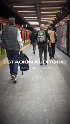 Junto a la #JefaDeGobierno, @ClaraBrugadaM, hoy entregamos la estación Auditorio de Línea 7 del @MetroCDMX, luego de su rehabilitación integral. Nos acompañaron el secretario de @LaSEMOVI, #HectorUlisesGN, y el secretario de @Finanzas_CDMX, @JPDeBotton. Con estas mejoras avanzamos en espacios más seguros, cómodos y funcionales para las y los usuarios. #CuidarteEsParteDelViaje