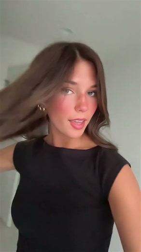 #crop #top #cap #sleeve #blue #low #rise #denim #jeans #gold #bracelets #bangles #garage #pacsun