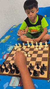 The Center Game opening creates early weaknesses, opening lines and applying nonstop pressure on the king until checkmate. ♟️ #chesspractice #chesswisdom #centergame #hyangfa #streaming | Hyang Fa