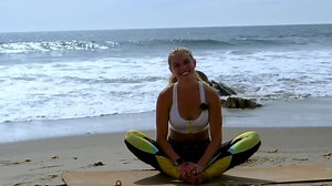 7 Day Barre Challenge S01:E06 - 30 Min Barre HIIT Workout