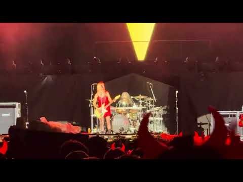 Pretty Reckless - Take me down @ Mexico City 11/04/26