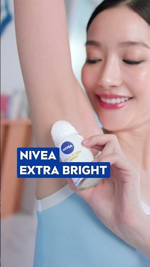 Repair shaving damage with Micro C Glow Active and Derma Active in NIVEA Extra Bright.