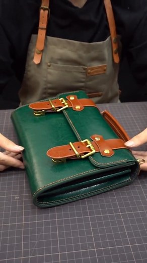 163K views · 2.2K reactions | Leathercraft with Babylon Leather. #asmr #leathercraft #hamdmade #sewingbag #diybagmaking #diyleatherbag #leather #babylonleather #diy | Babylon Leather | Facebook