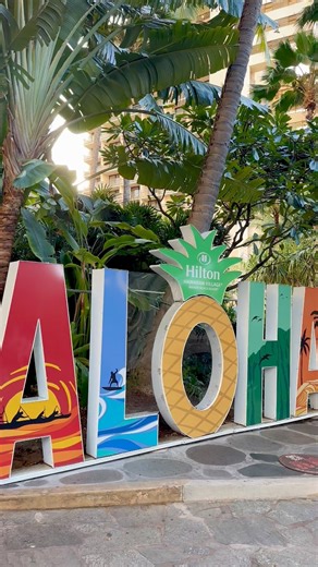 Say hello to the most photogenic sign in Waikiki — a must-stop moment for everyone! 🌺📸 #waikiki #aloha #islandlife #vacationmode #memoriesforlife | Spirit of Hawaii