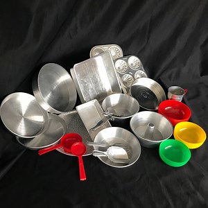 Vintage 1950 Children’s Baking Set - Etsy Canada