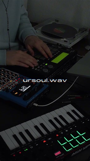 The MPC 1000 still slaps #boombap #soulsamples #sampletypebeat #sp404mk2 #mpc1000 #mpc #akai