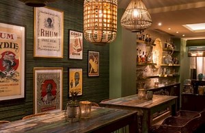 Embarquement pour les îles paradisiaques dans ce bar caché parisien