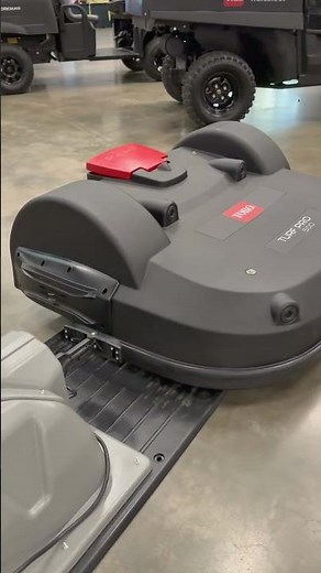 Toro's 40" Autonomous Mower | All-electric & Self-charging!