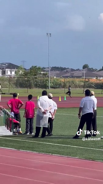 On season !💆🏻‍♀️ #lane1 #athletics #200m #vtf