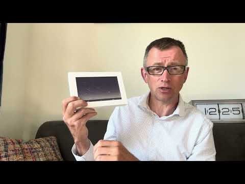 A starmap on an e-ink display on a Raspberry Pi