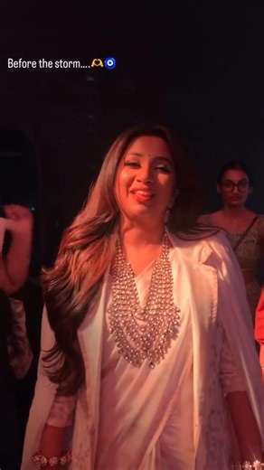 Shreya Ghoshal moments before stepping on stage at Letters To Lata Didi concert, calm before magic✨🤍