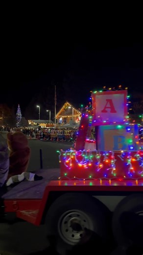 It’s been a little over a week since our Christmas Parade and Tree Lighting filled Bass Lake Village with twinkling lights, festive floats, and holiday cheer - and we’re still smiling about it! From creative themes to community spirit, it was the perfect way to welcome the season. A big shoutout to @jennalistontv for stopping by and helping us kick off the holidays in the best way. Thank you to everyone who bundled up, showed up, and made this beloved tradition shine a little brighter this year.