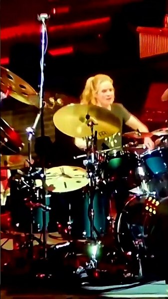 ANIKA NILLES with RUSH (TOM SAWYER Kia Forum June 2026) #shorts