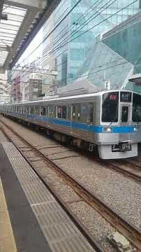 小田急電鉄1000形電車1097Fと1094F、東京都渋谷区の南新宿駅を通過（首都圏の私鉄）Odakyu Line Minami Shinjuku Station Tokyo JAPAN TRAIN