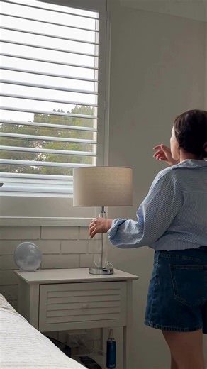 𝗗𝗼 𝗬𝗼𝘂 𝗙𝗶𝗻𝗱 𝗜𝘁 𝗛𝗮𝗿𝗱 𝘁𝗼 𝗨𝗻𝘄𝗶𝗻𝗱 𝗮𝘁 𝗡𝗶𝗴𝗵𝘁? 😴 𝗧𝗵𝗲 𝗽𝗿𝗼𝗯𝗹𝗲𝗺: Standard household bulbs are full of blue light, the same light your brain uses to stay awake during the day. At night, it suppresses melatonin, delays sleep and keeps you feeling wired when you want to rest. 𝗧𝗵𝗲 𝘀𝗼𝗹𝘂𝘁𝗶𝗼𝗻: Our Amber Light Bulbs replace harsh white light with a warm, blue light free glow that’s gentle on your eyes and supports your natural circadian rhythm. Switch them on af