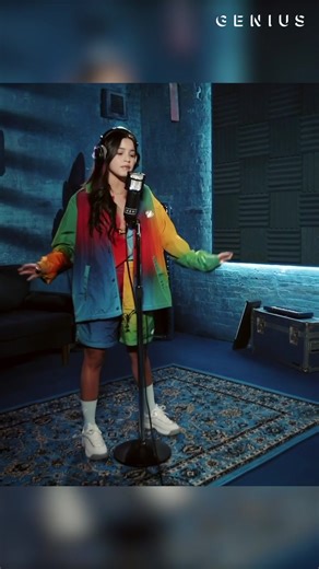 Emilia Mernes Live Performance of 'Billion' with #GUESSxJBalvin Fit