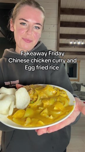 The best home made Chinese curry you’ll make!!! #chickencurry #chinesefood #fakeaway #fakeawaychinese #fakeawayfridays