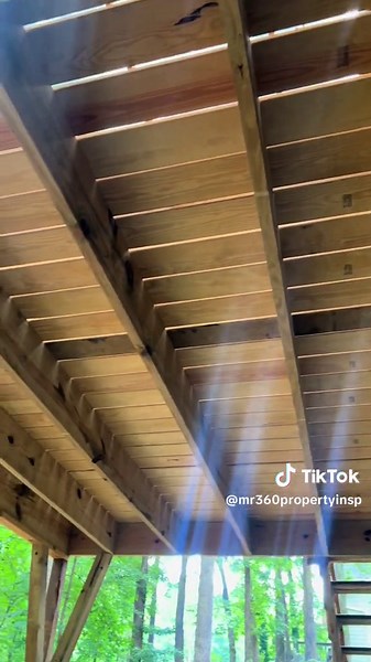 Inspection Thursday. This deck isn’t properly supported. The joist beams are not secured with joist hangers. All newly installed decks should be secured with joist hangers. This Is Why You Should Always Hire Qualified Contractor To Make Any Repairs To Your Home. ALWAYS SCHEDULE A HOME INSPECTION WHEN BUYING A HOME!! Call,text or go online to schedule your appointment. 360 Property Inspections,LLC Inspector Ken 📲 770-605-6051 💻 On-site inspection reports www.360propertyinsp.com #yourfriendlyhom