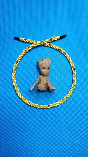 how to tie cable ties in an easy and secure way #cableties #cablemanagement #zipties #diy #howto #lifehacks #organizing #security #tech #diycablemanagement #cabletiehacks #ropemaking #knottylife #knottypro #knottytip #knottytrick | The Handyman's Haven